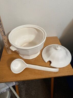 White Ceramic Soup Tureen with Lid and Ladle